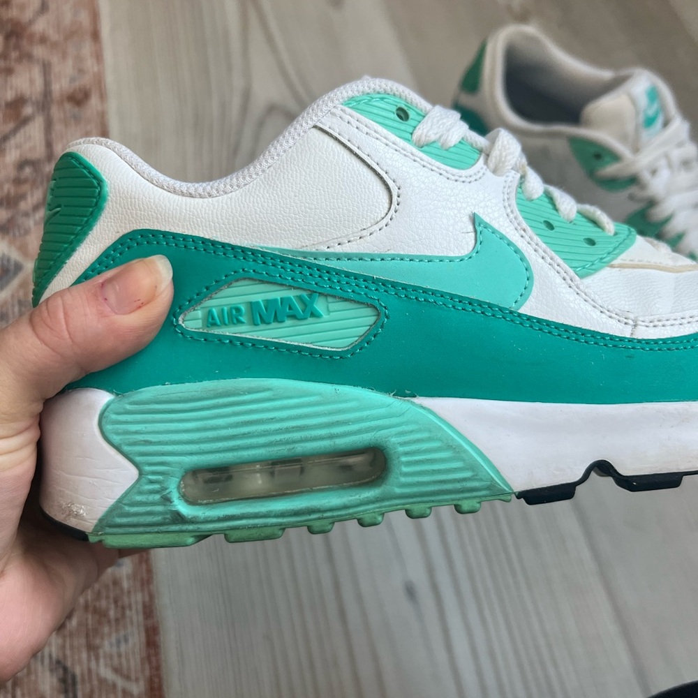 Nike Air Max Shoes - White and Green size 6.5 Y